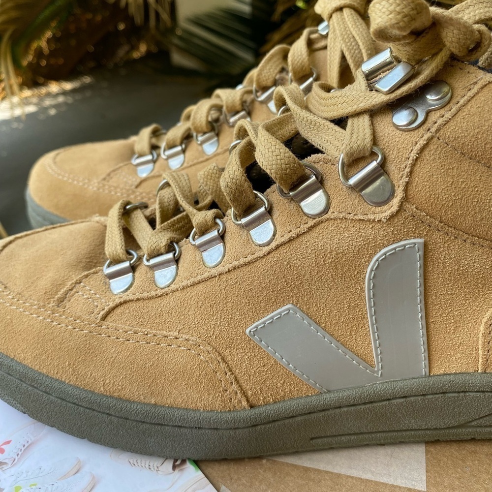 VEJA *NWT* Women’s Roraima Suede Desert Oxford Grey Khaki High Top Sneakers Sz 6 - Picture 7 of 16